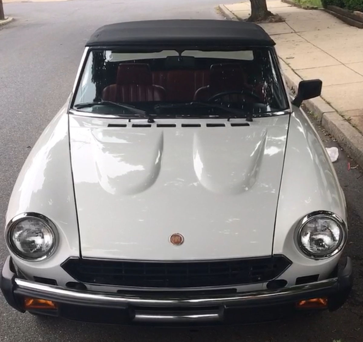 1979 Fiat Spider 2000 - White
