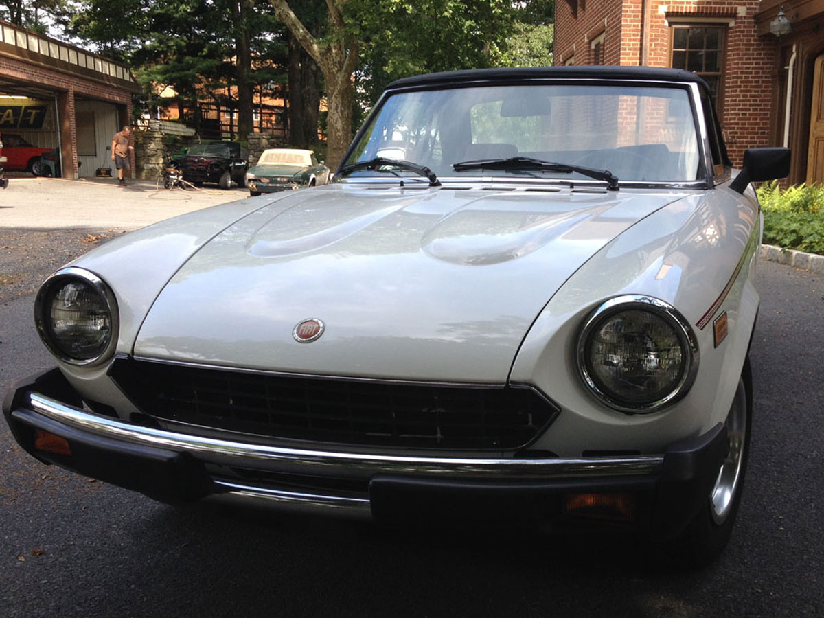 1979 Fiat Spider 2000 - White